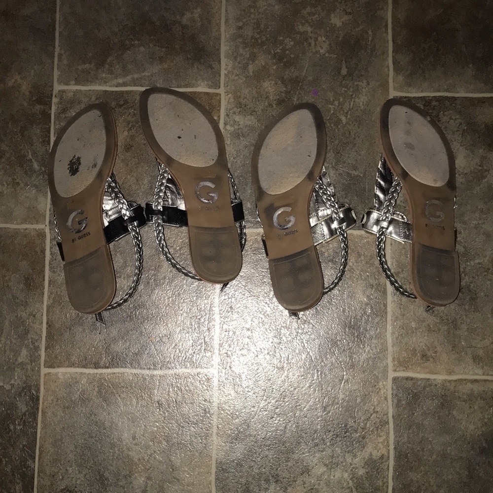 2 pair of Guess thong sandals 7 - Picture 2 of 4
